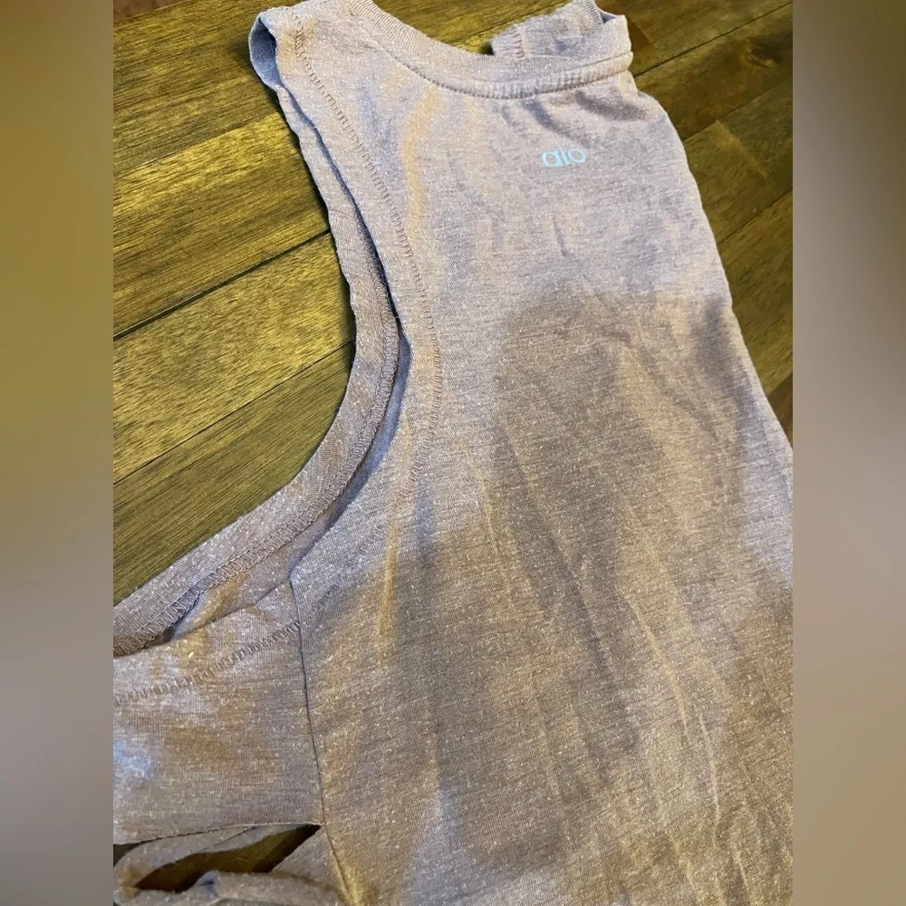 ALO Yoga cut it out Mauve Sleeveless Top
